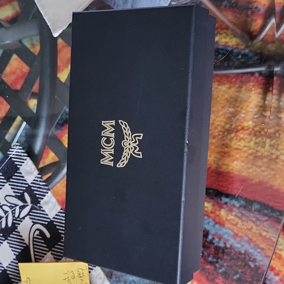 Mcm Hp  limited edition  light grey pink collection large zip around wallet 2025 - Picture 6 of 6